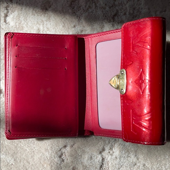 Louis Vuitton Red Monogram Vernis Koala Wallet - Picture 8 of 14